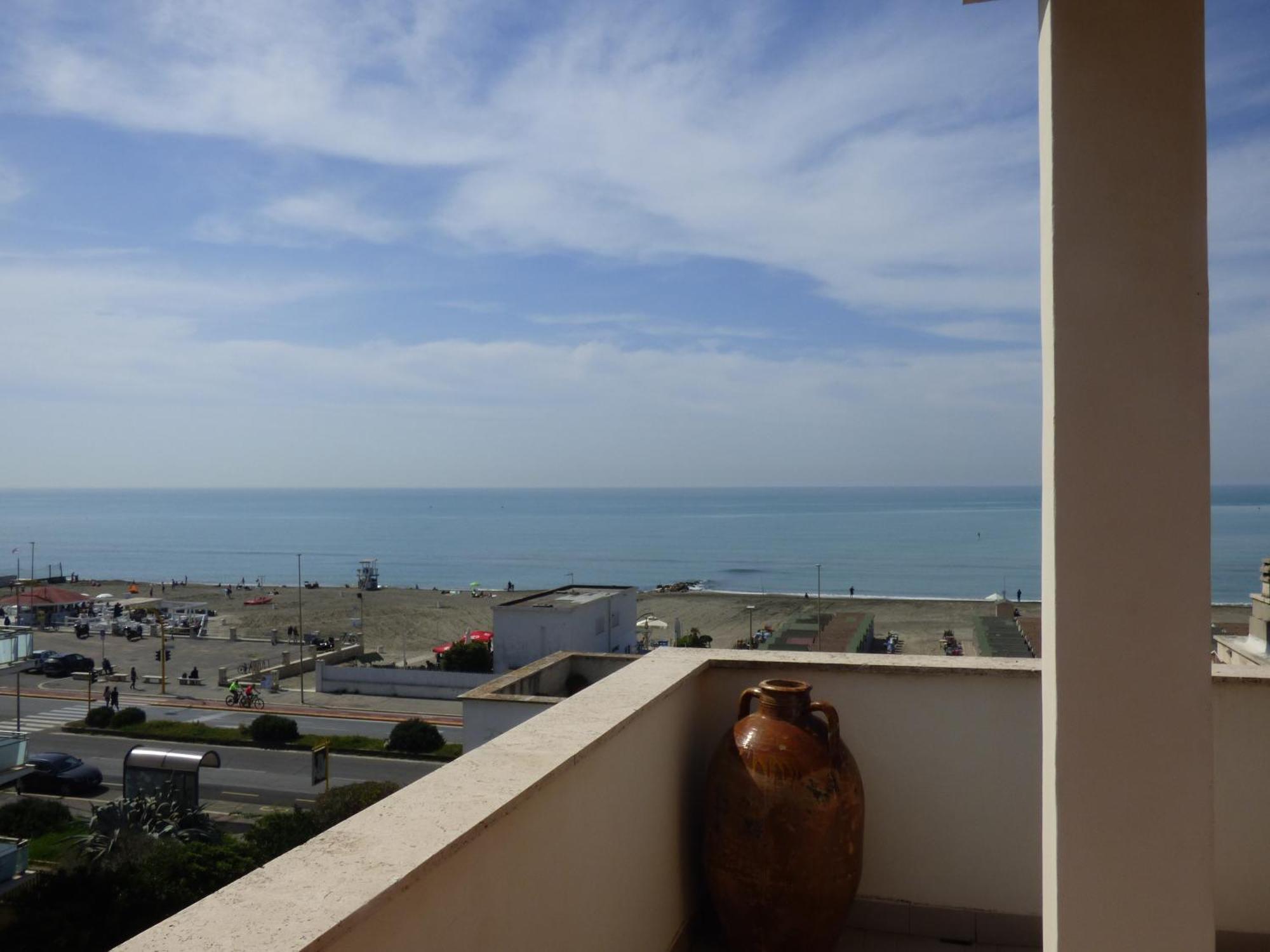 Апартаменты Ostia Attico Fronte Mare Экстерьер фото